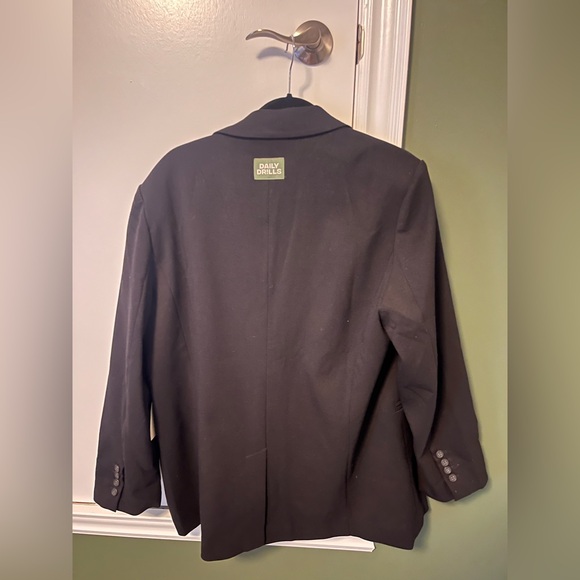 Daily Drills Black oversized blazer - Picture 5 of 6